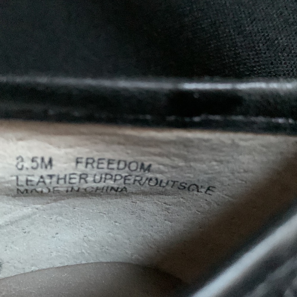 Array Freedom Alligator Embossed Leather Flats - image 6